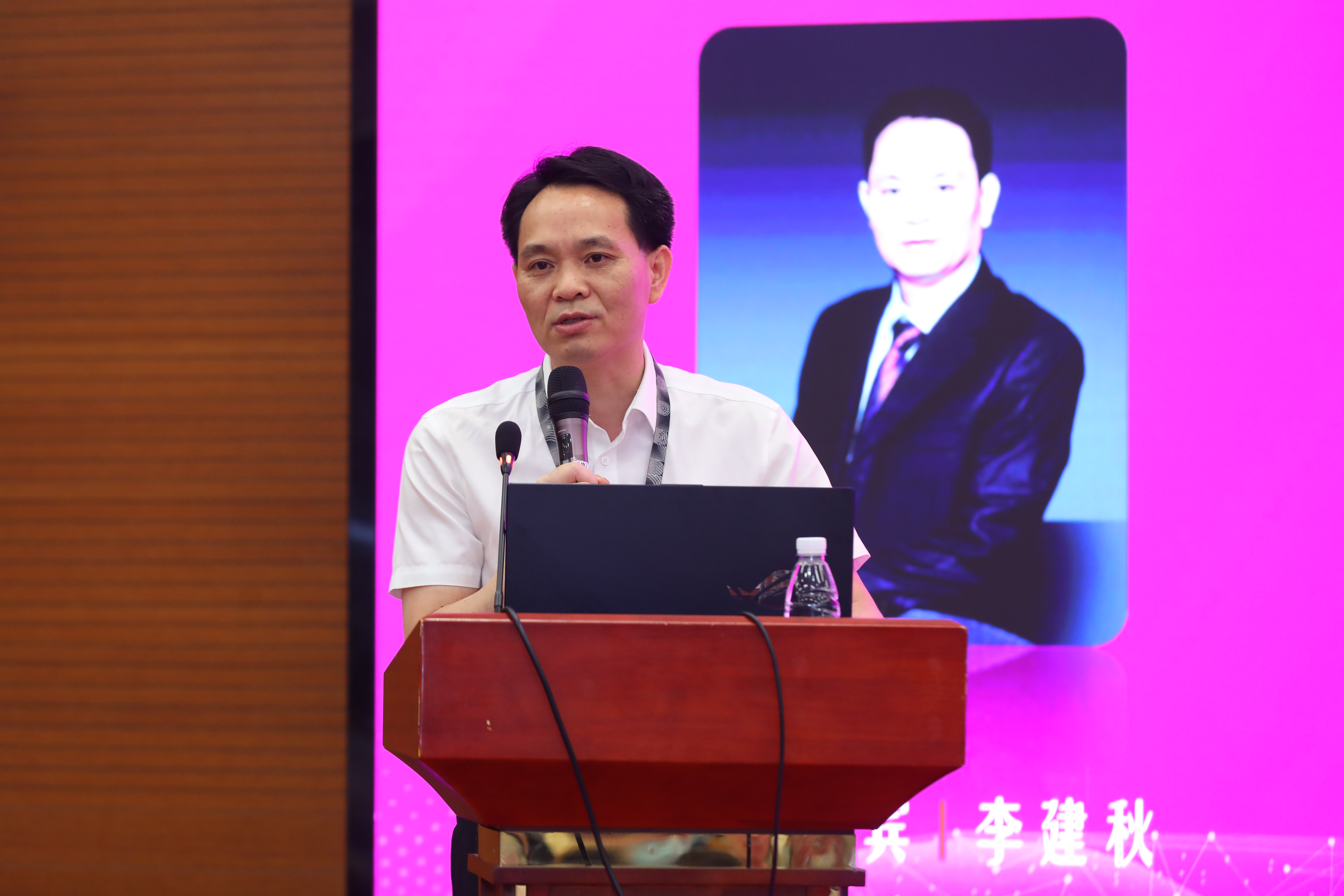 1688088609808097070.jpg 20230527-2023年“智能电动车辆”全国高校研究生学术论坛举行新利体育第710期博士生学术论坛同期举办-清大嘉艺-李建秋发言.jpg